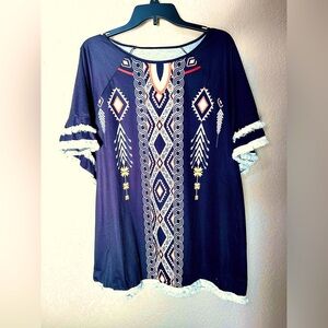 👠Must Bundle 🌟XL Tee w/Black Background Tribal Feather Design